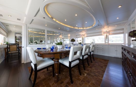 M/Y Bina
