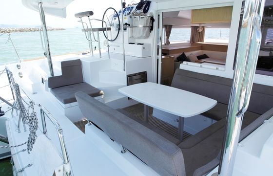 Lagoon 400s2 "Helios"