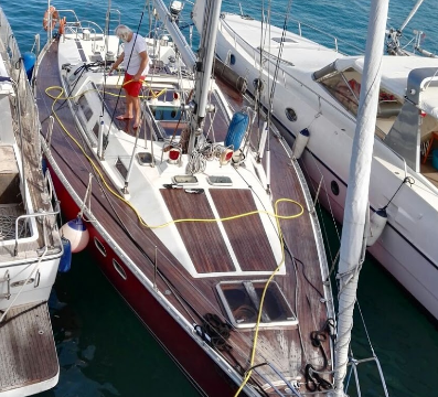 Vela yacht