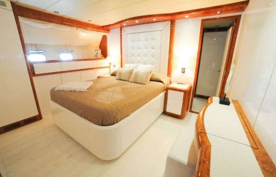 MANGUSTA 108