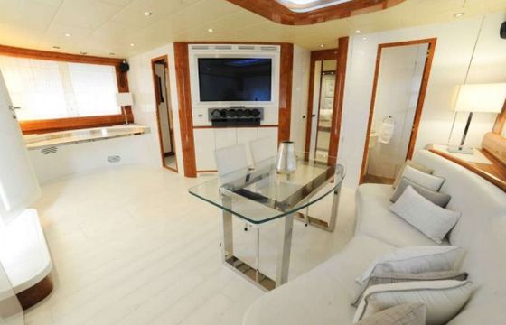 MANGUSTA 108