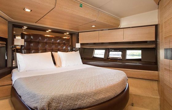 70 Azimut Flybridge 