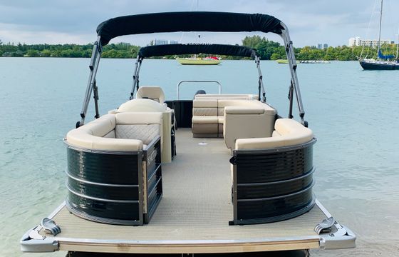 Rent Our Brand New Pontoon To Explore Sunny Miami!