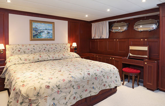 Admiral XL Mega Yacht