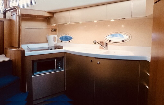 Azimut 46