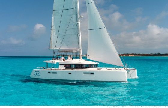 LAGOON 52