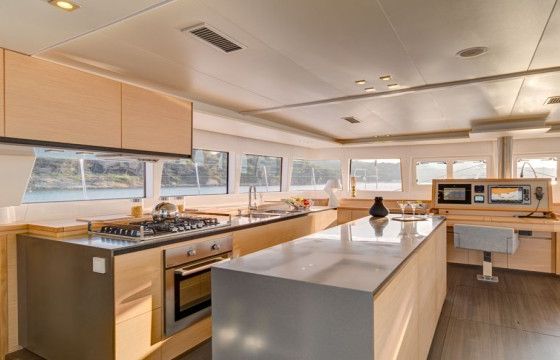 Lagoon 620