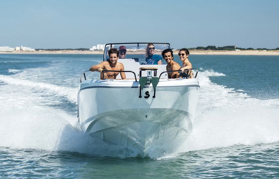 Flyer 8 Sundeck