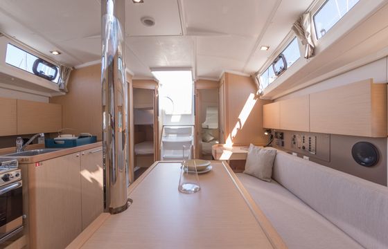 Oceanis 38.1