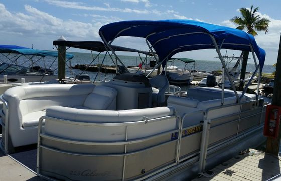 Tritoon Pontoon Boat 