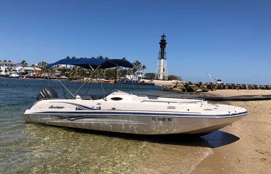 Hurricane Deck Boat 23