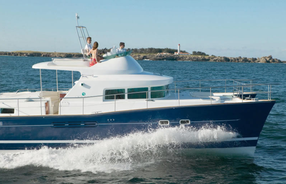 СATAMARAN LAGOON POWER 43