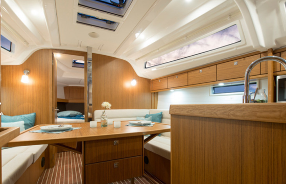 Bavaria Cruiser 37