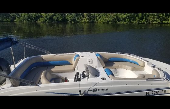 Hurricane SunDeck 19