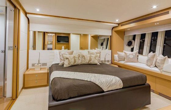 Ferretti Flybridge 2004