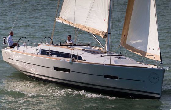 DUFOUR 382