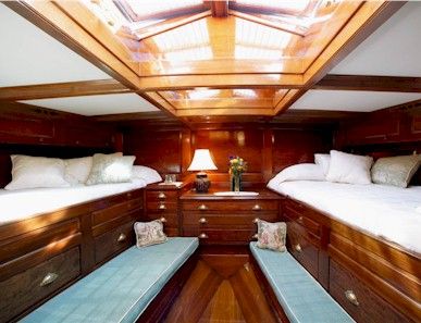 SY Moonbeam IV