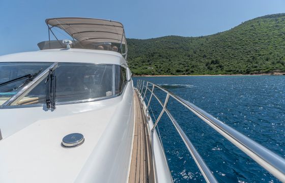 A Sunseeker Manhattan 62 Flybridge