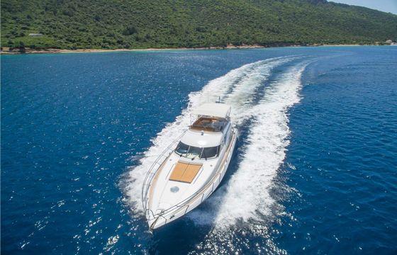 A Sunseeker Manhattan 62 Flybridge