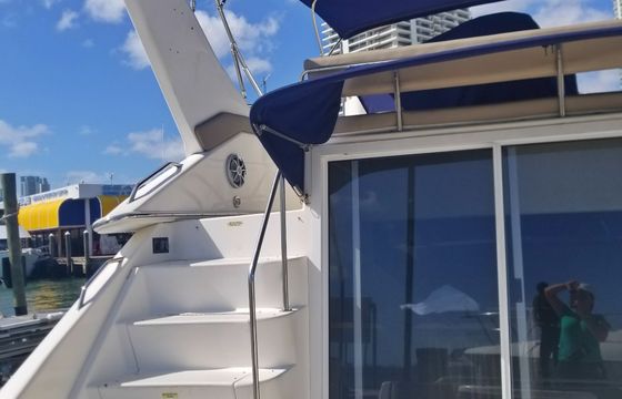 44' Sea Ray Flybridge