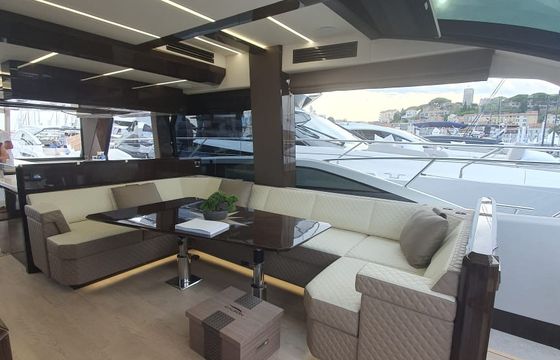 Galeon 640 FLY