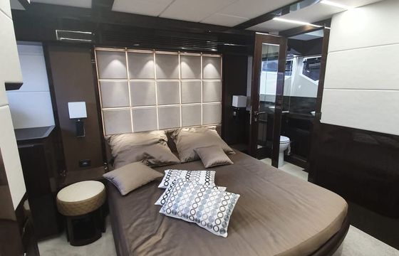 Galeon 640 FLY