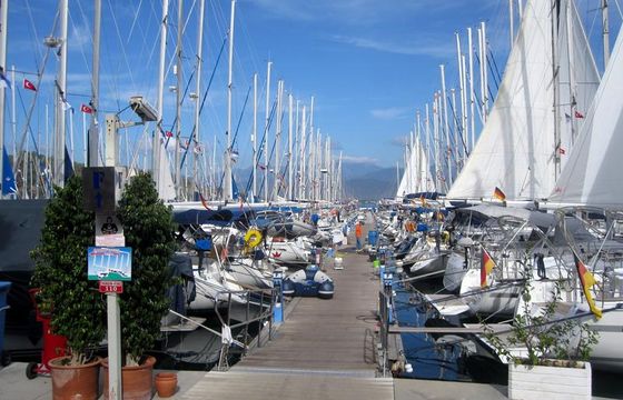 MAYLA - BAVARIA 40 2012