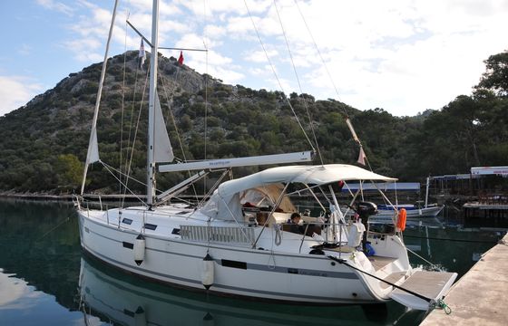 MAYLA - BAVARIA 40 2012