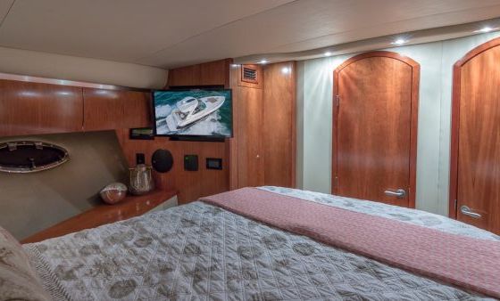 43’ Cruiser Yacht