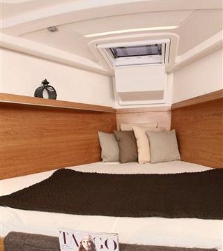 Sailing yacht Hanse 415 - Ivory