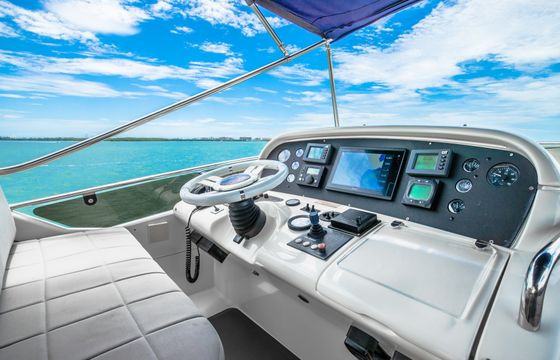 62’ Azimut Flybridge in Downtown Miami