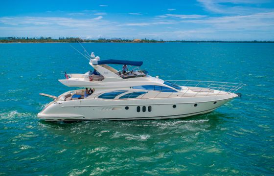 62’ Azimut Flybridge in Downtown Miami