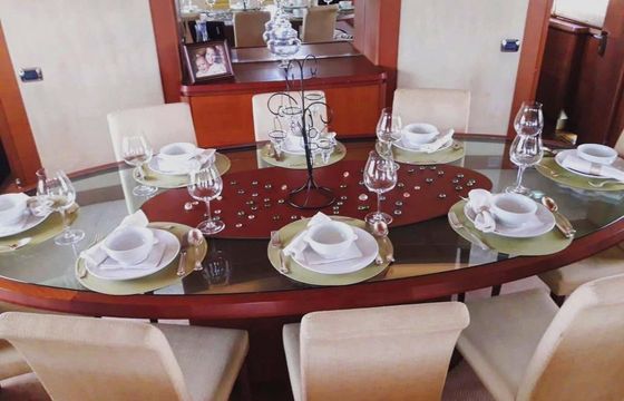 Azimut Jumbo 105'