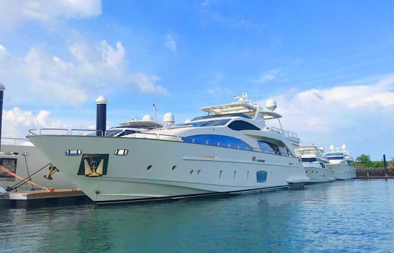 Azimut Jumbo 105'