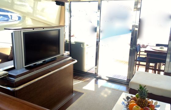 AZIMUT 68 S