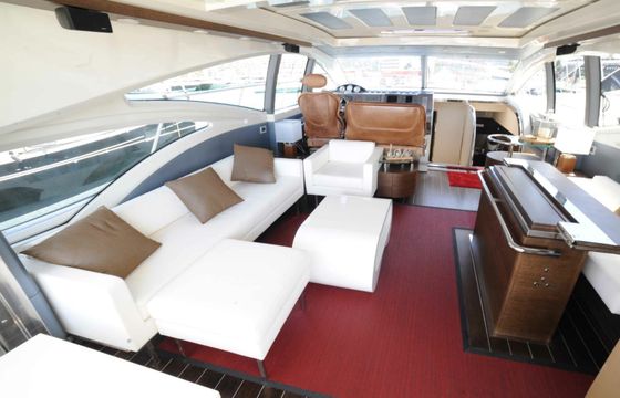 AZIMUT 68 S