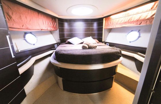 AZIMUT 68 S