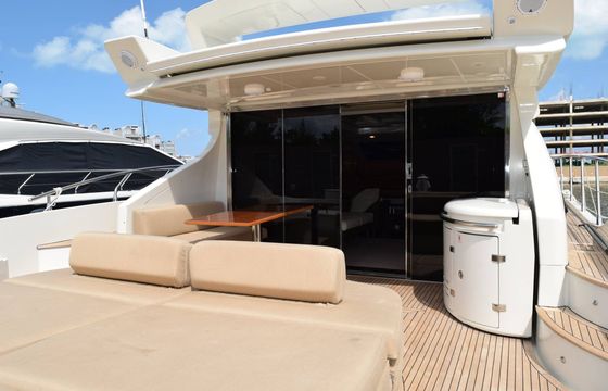 Azimut 68s