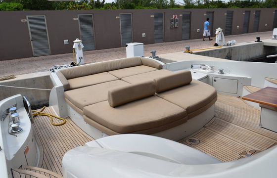 Azimut 68s