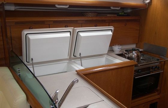 Sun Odyssey 43