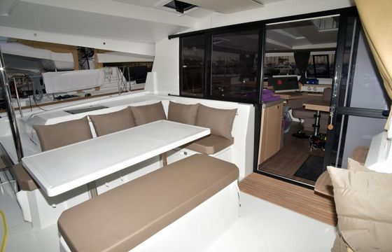Fountaine Pajot ASTREA 42