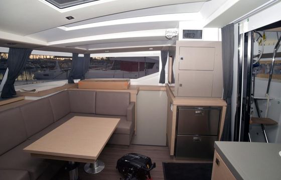 Fountaine Pajot ASTREA 42
