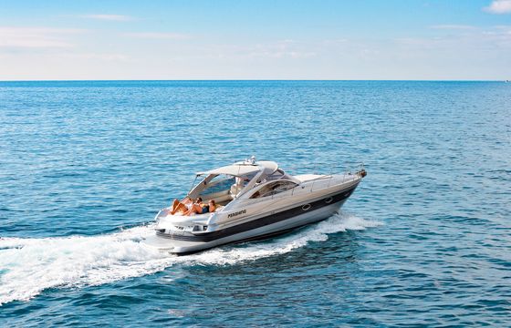 Pershing 37