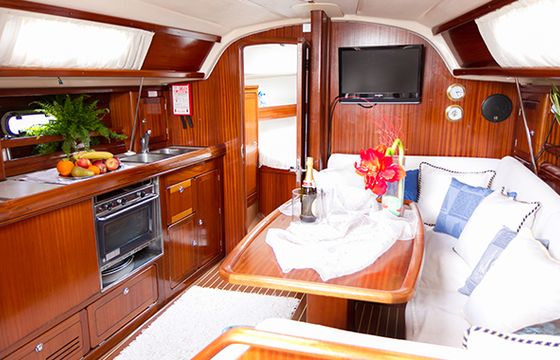 Bavaria 37