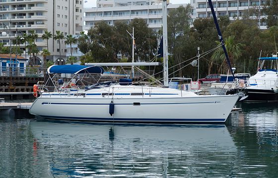 Bavaria 37