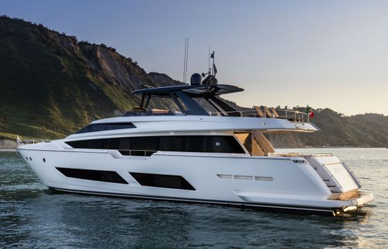 Ferretti 850 Fly