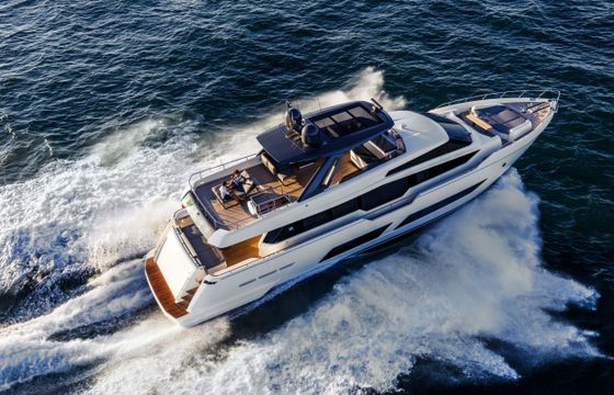 Ferretti 850 Fly