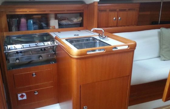 ELAN 37