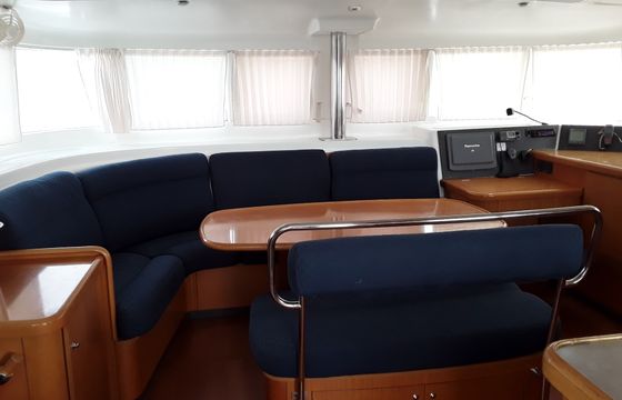 LAGOON 440