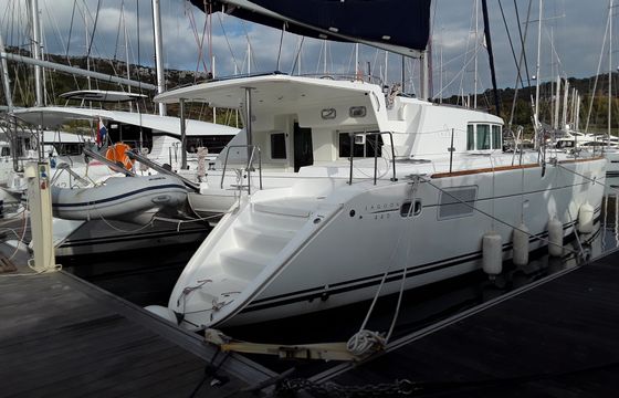 LAGOON 440